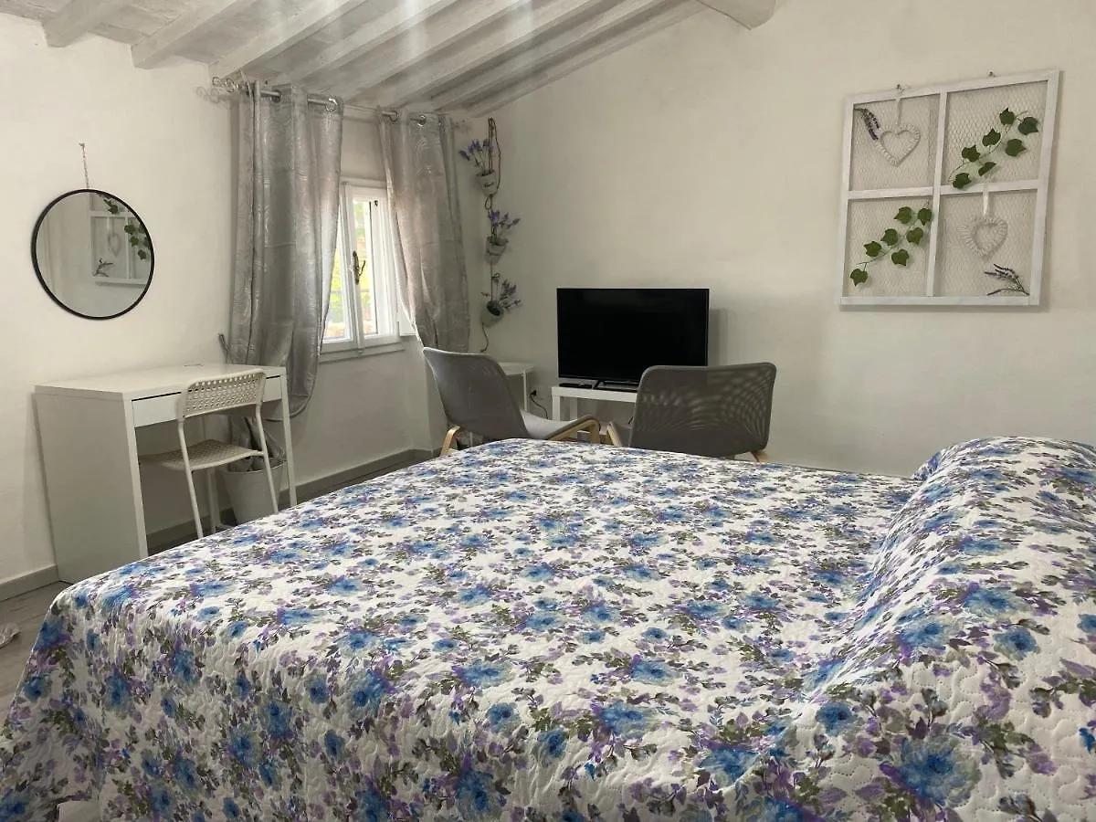 La Petite Maison Usigliano 0*,  Italy