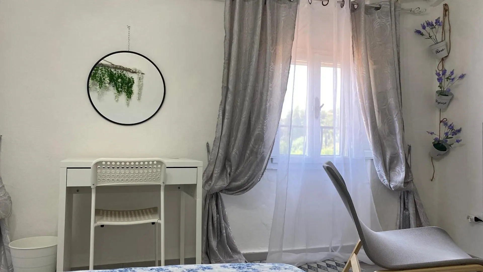 Apartment La Petite Maison Usigliano Italy