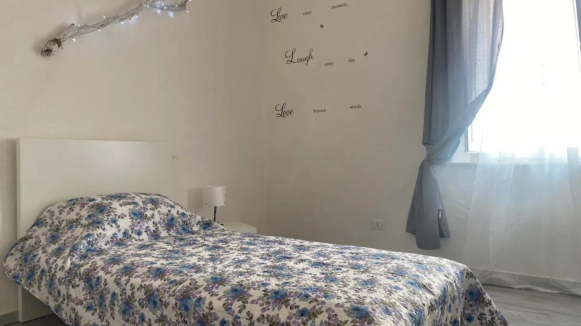 La Petite Maison Usigliano Apartment